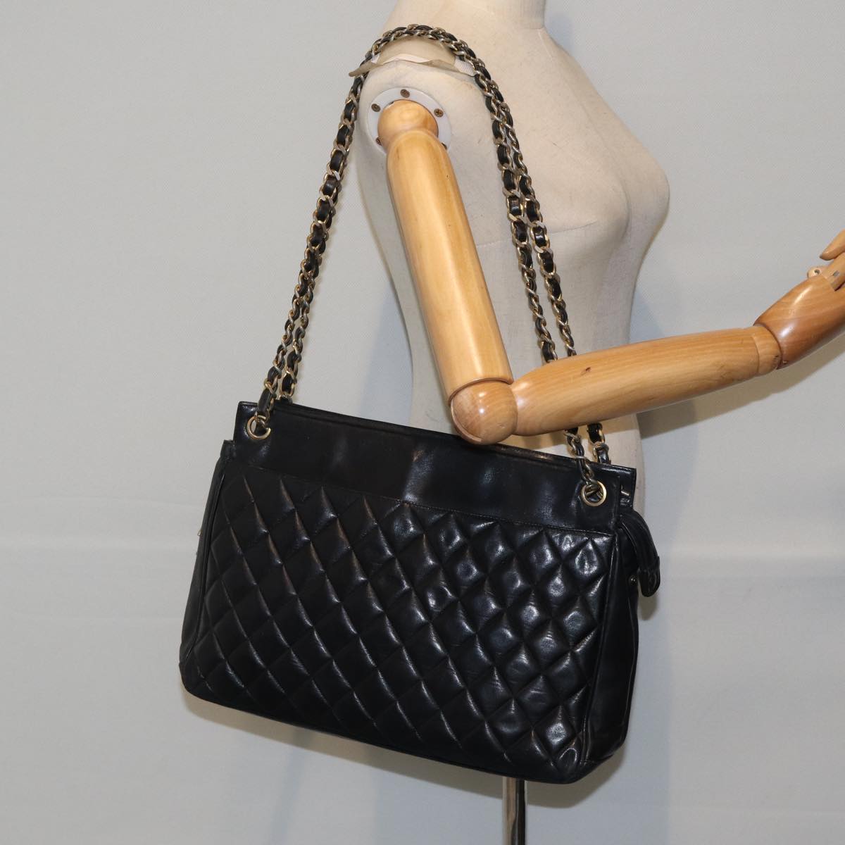 CHANEL Matelasse Chain Shoulder Bag Lamb Skin Black Gold CC Auth bs17535