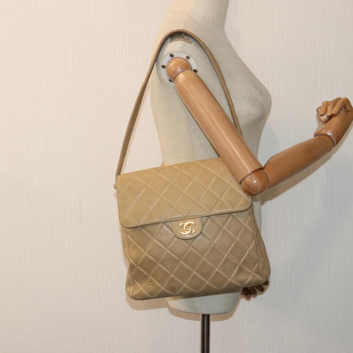 CHANEL Turn Lock Shoulder Bag Lamb Skin Beige Gold CC Auth bs17567