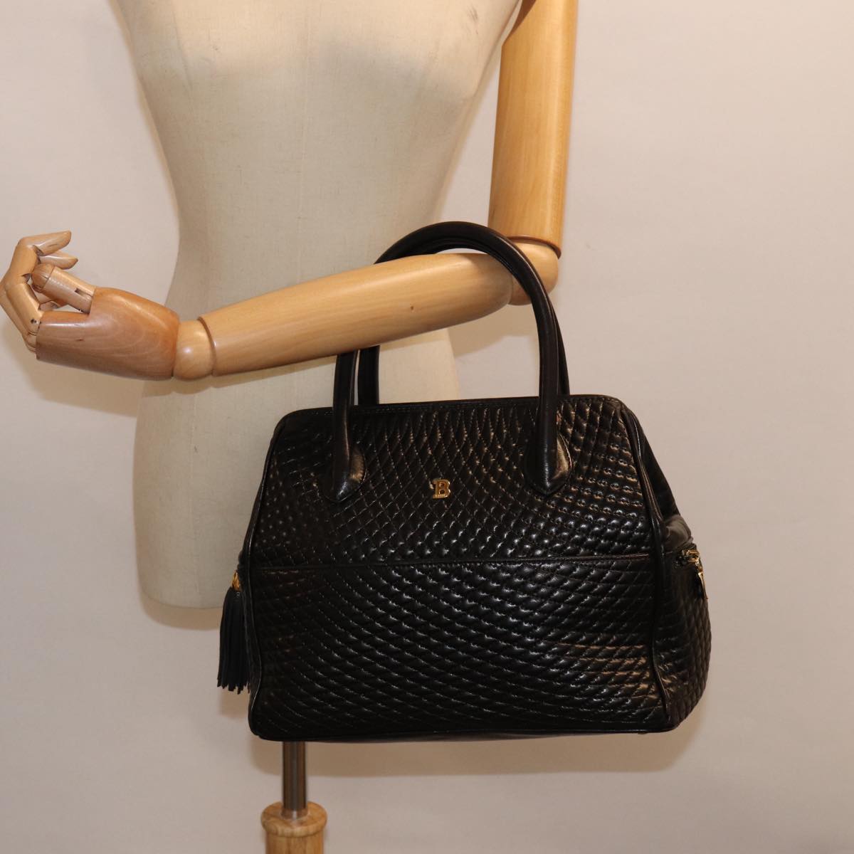 BALLY Quilted Hand Bag Leather Black Gold Auth bs17640