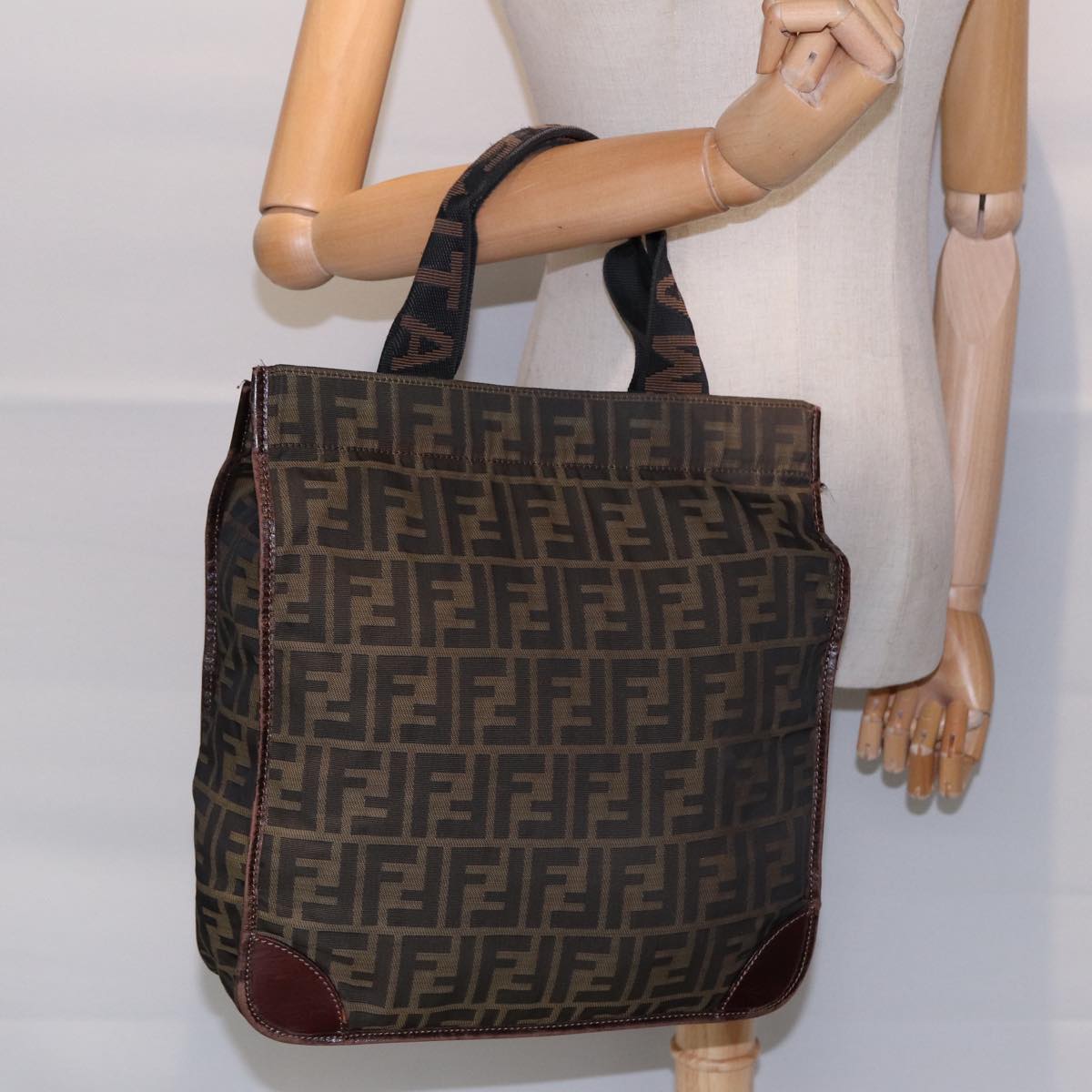 FENDI Zucca Canvas Hand Bag Brown Black Silver Auth bs17723