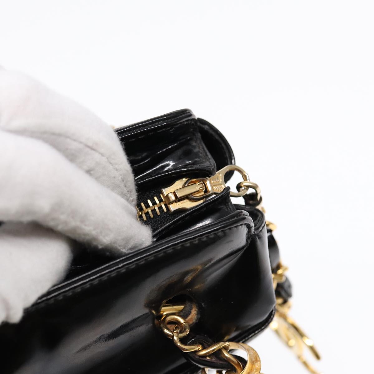 CHANEL Matelasse Chain Shoulder Bag Patent leather Black Gold CC Auth bs17830