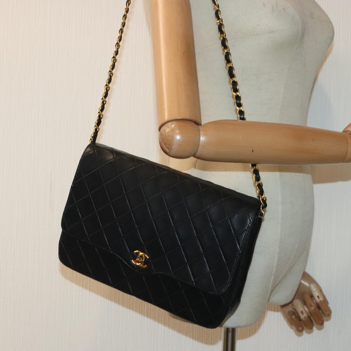 CHANEL Matelasse Chain Shoulder Bag Lamb Skin Black CC Auth bs17837