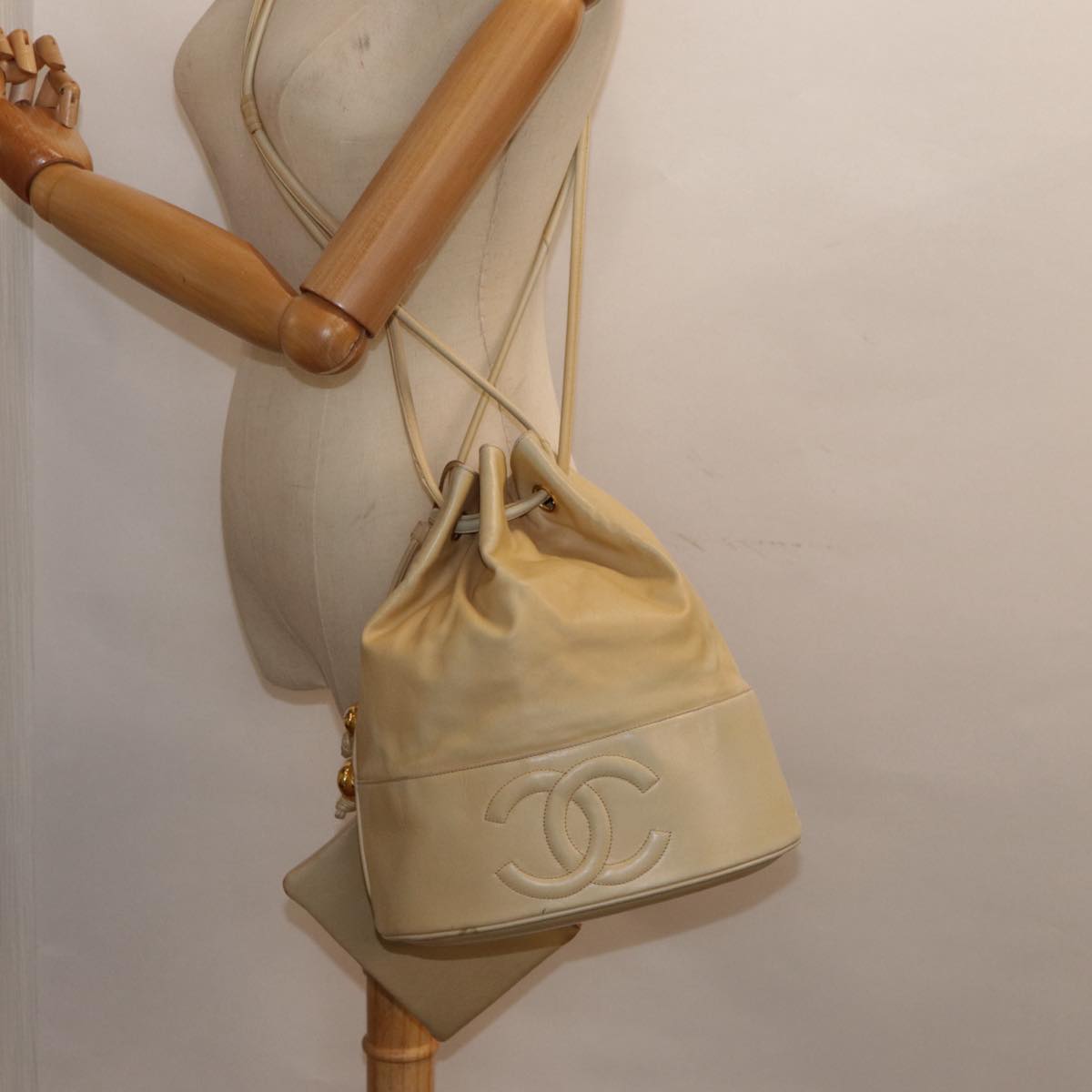 CHANEL Shoulder Bag Lamb Skin Beige Gold CC Auth bs17904