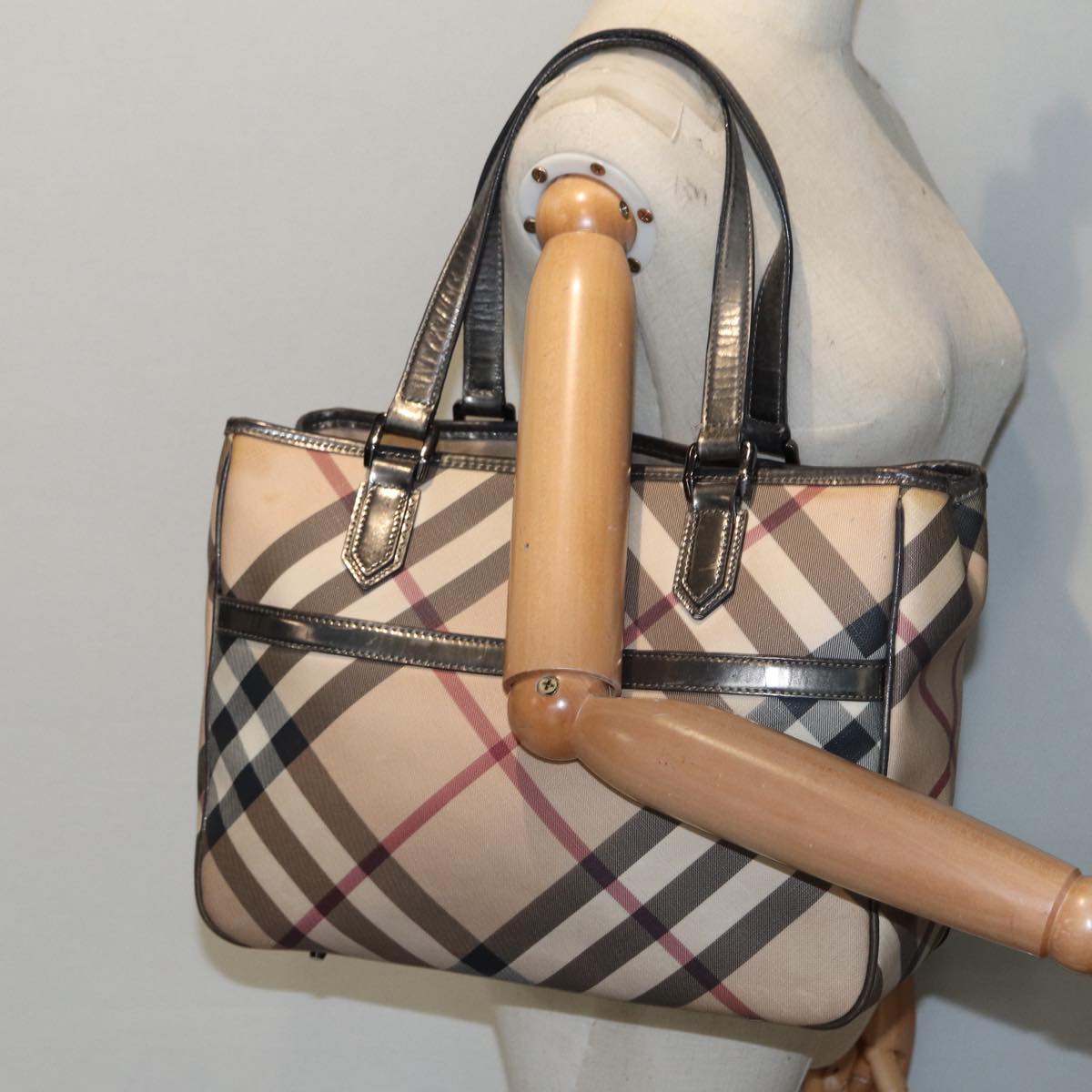 BURBERRY Nova Check Tote Bag PVC Beige Silver Auth bs17942