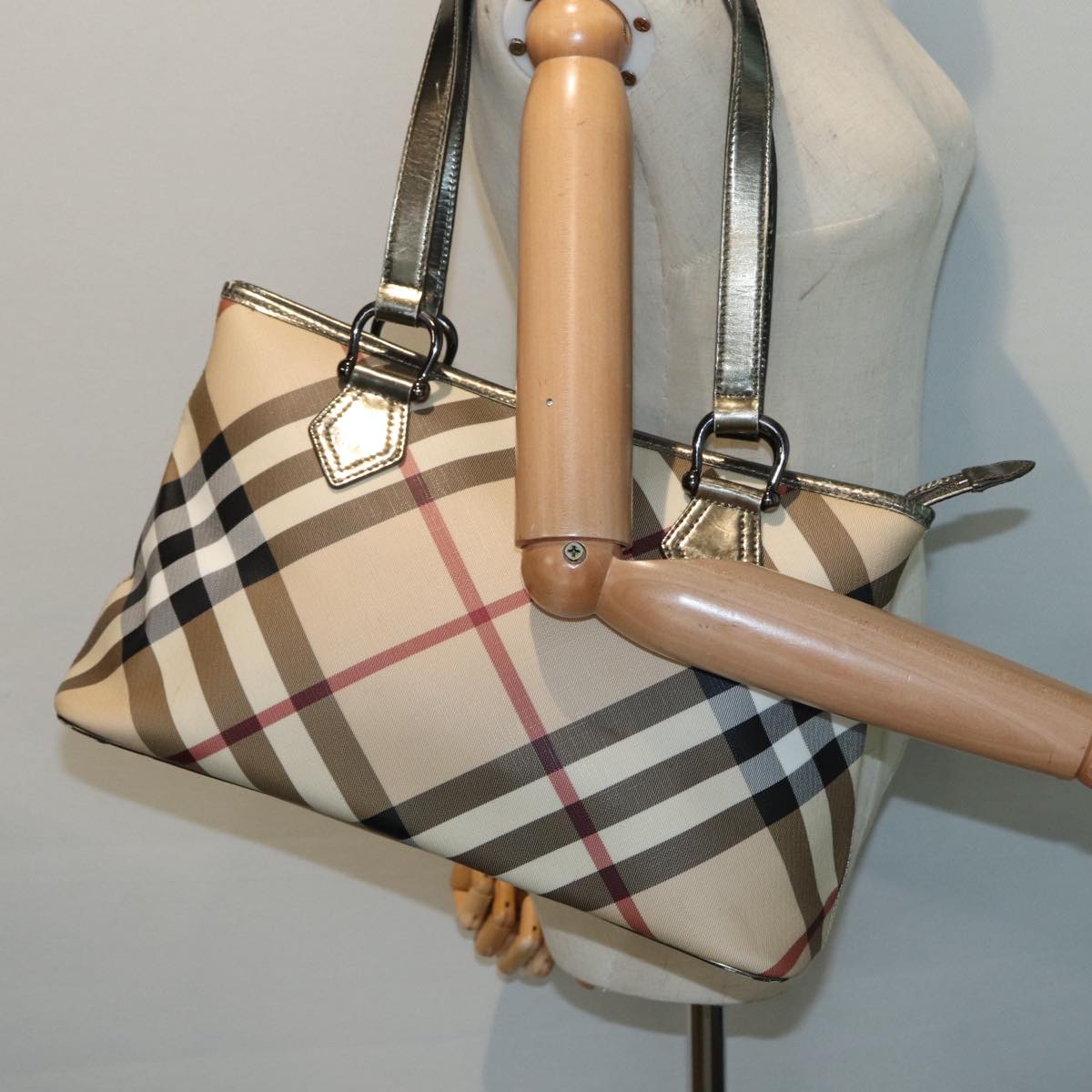 BURBERRY Nova Check Tote Bag PVC Beige Silver Auth bs17945