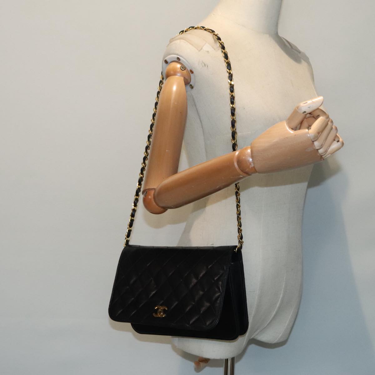 CHANEL Matelasse Chain Shoulder Bag Lamb Skin Black CC Auth bs18004