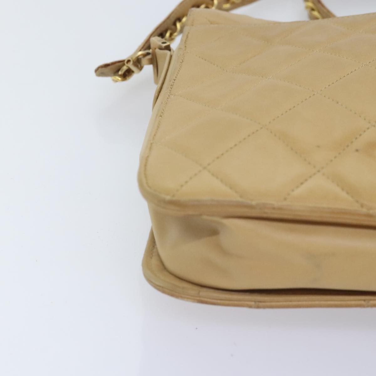 CHANEL Matelasse Chain Shoulder Bag Leather Beige CC Auth bs18062