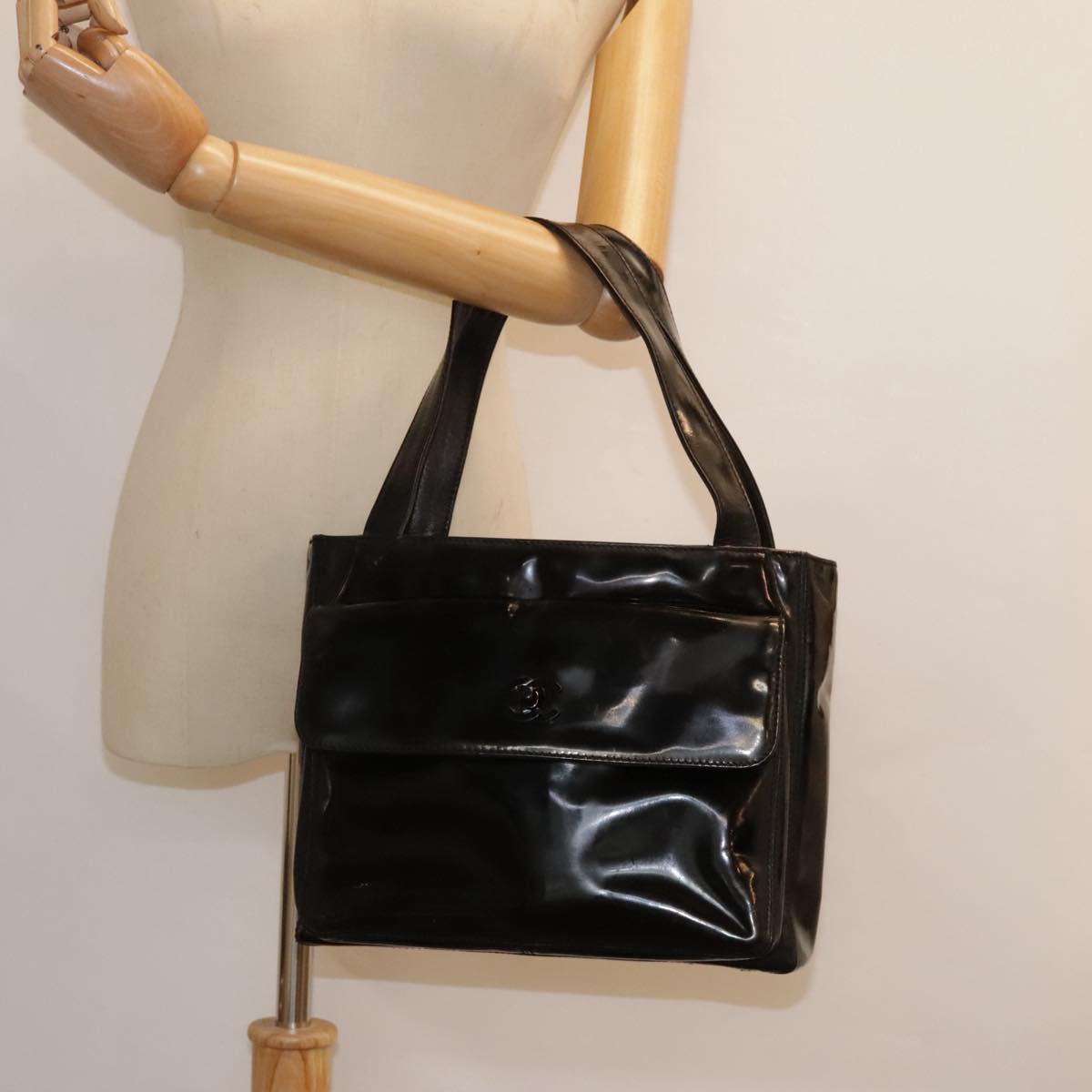 CHANEL Tote Bag Patent leather Black CC Auth bs18064