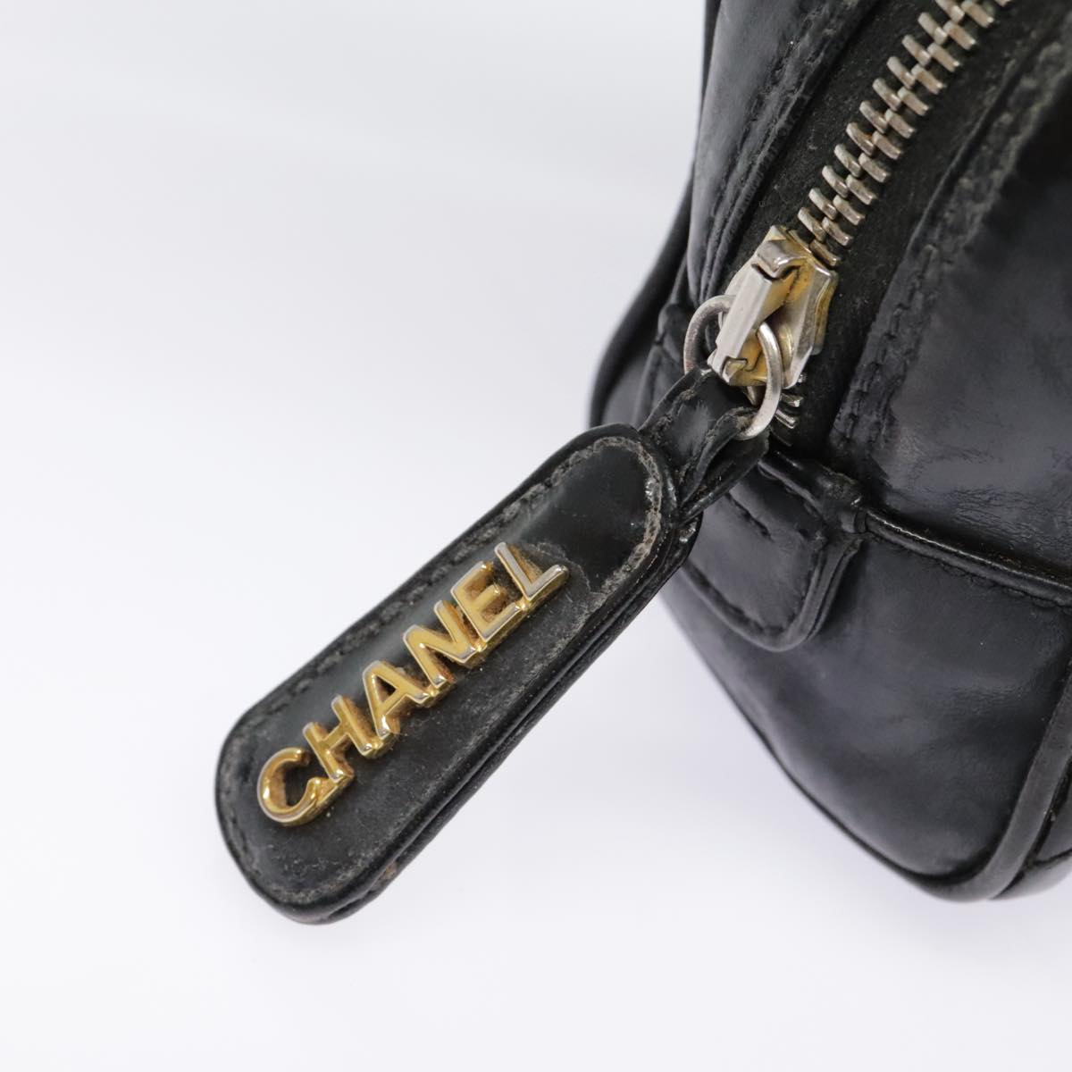 CHANEL Pouch Patent leather Black Gold CC Auth bs18070