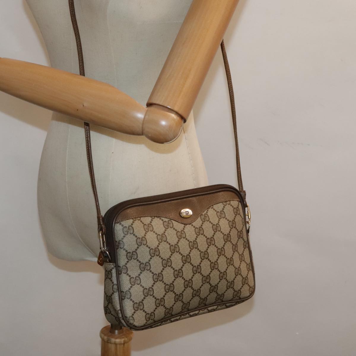 GUCCI GG Supreme Shoulder Bag PVC Beige 97 02 068 Auth bs18276