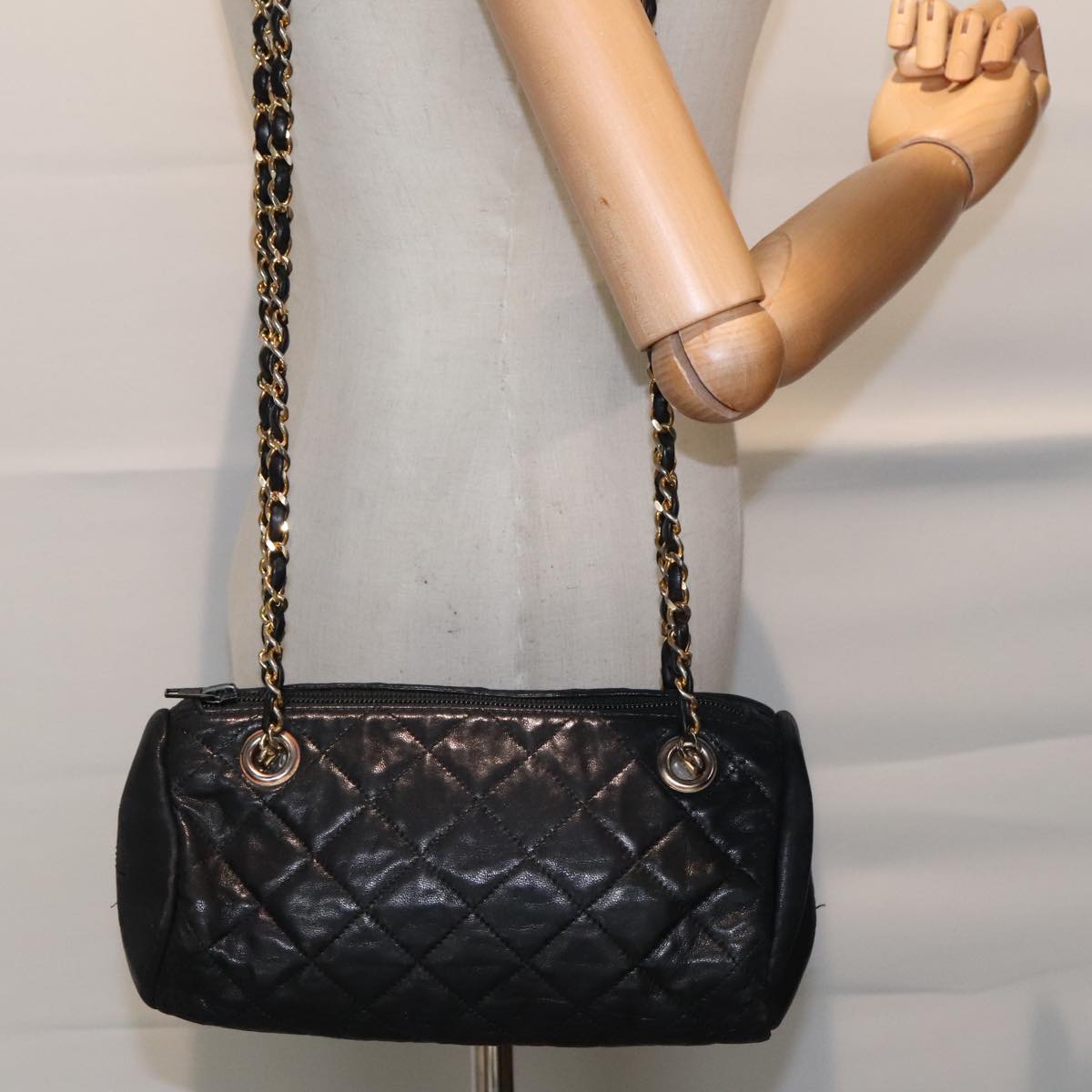 CHANEL Chain Shoulder Bag Lamb Skin Gold Black CC Auth bs18350