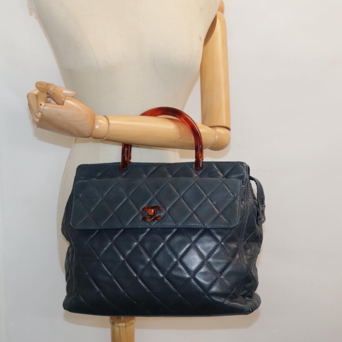 CHANEL Matelasse Hand Bag Lamb Skin Navy CC Auth bs18353