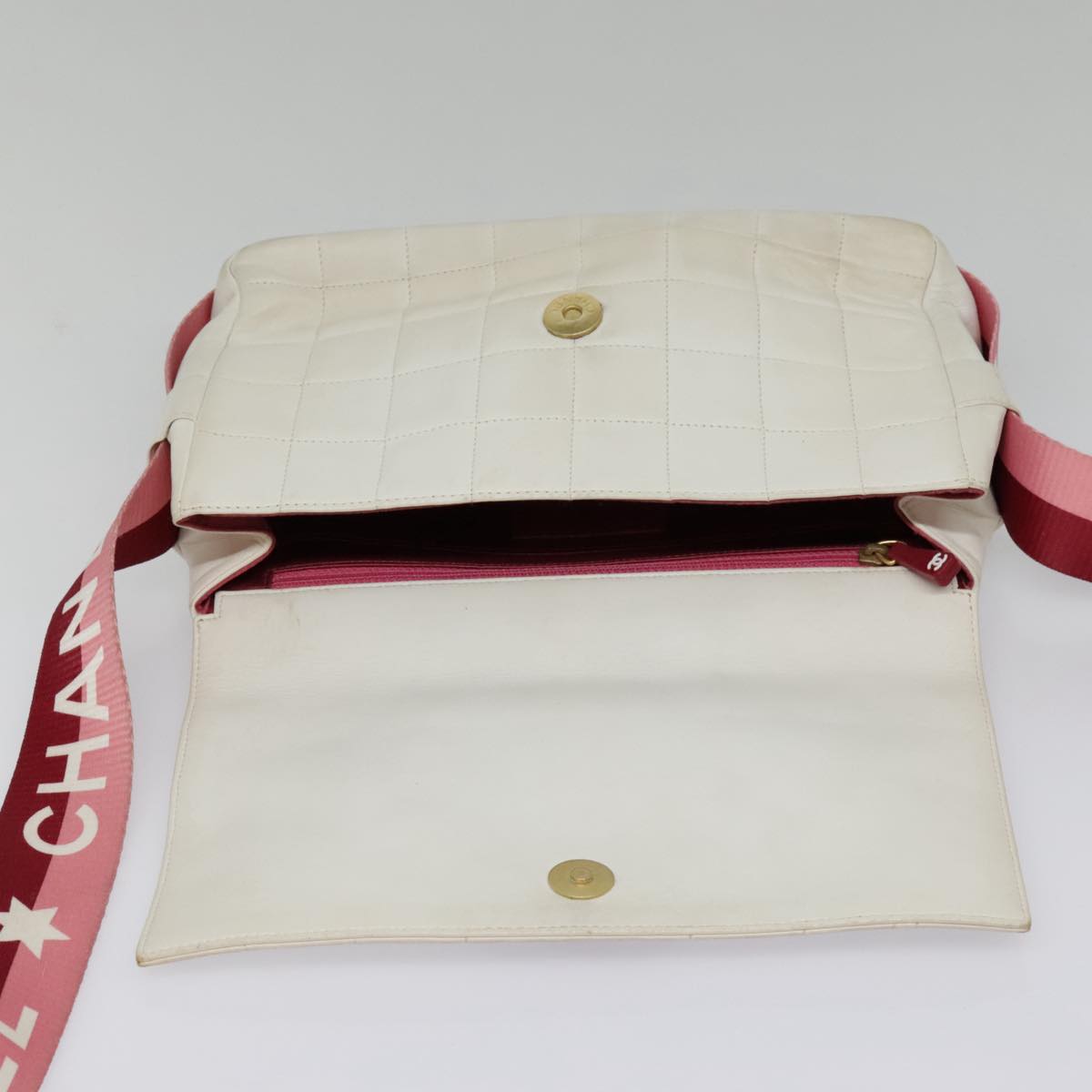 CHANEL Choco Bar Shoulder Bag Leather White Gold pink CC Auth bs18354