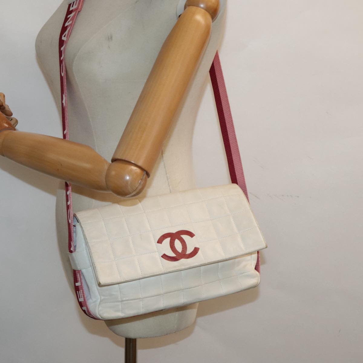 CHANEL Choco Bar Shoulder Bag Leather White Gold pink CC Auth bs18354