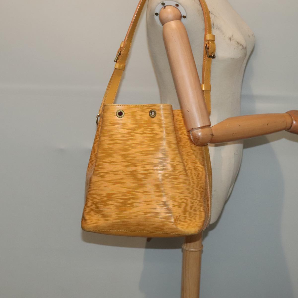 LOUIS VUITTON Epi Petit Noe Shoulder Bag Yellow M44102 LV Auth bs18364