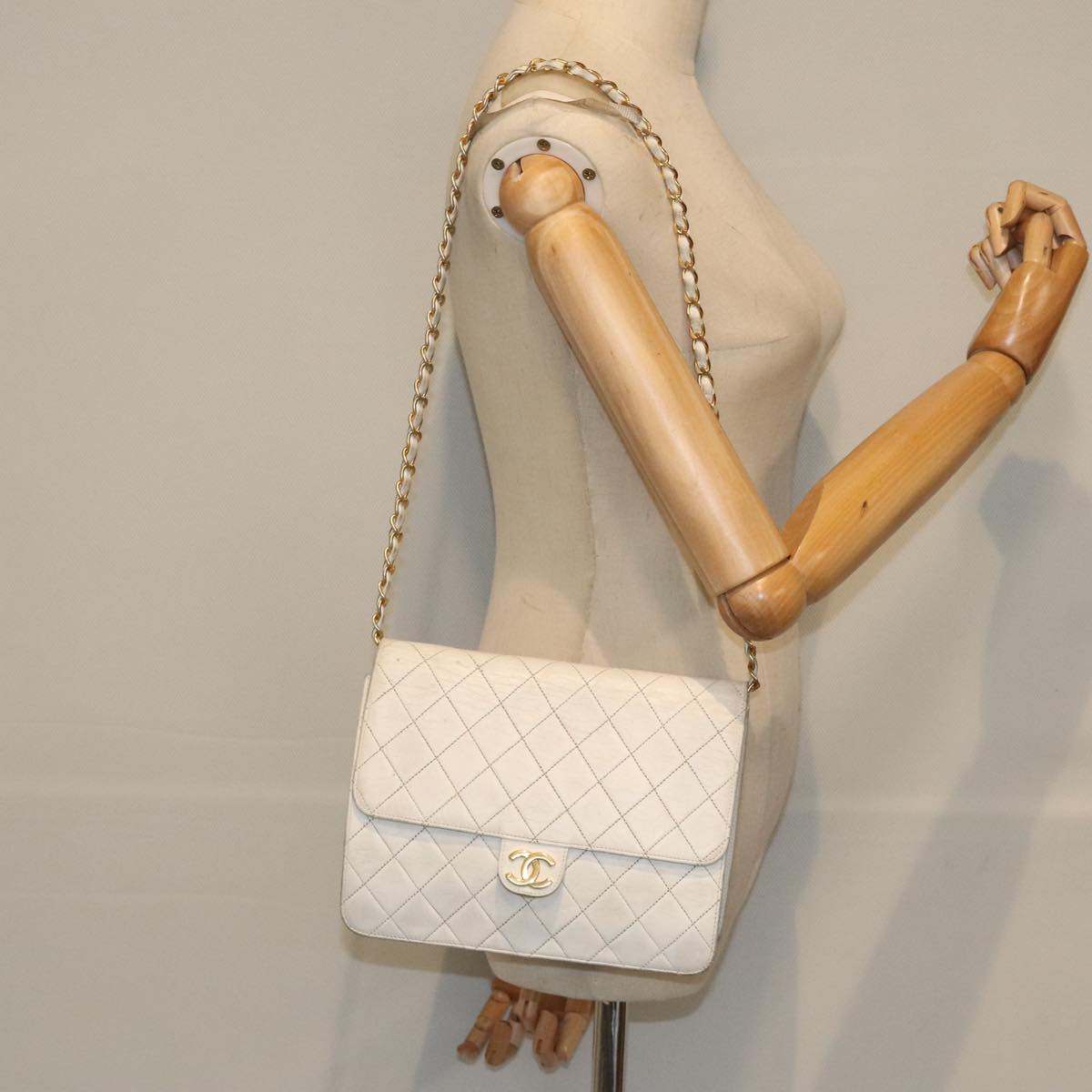 CHANEL Matelasse Chain Shoulder Bag Lamb Skin White Gold CC Auth bs18414