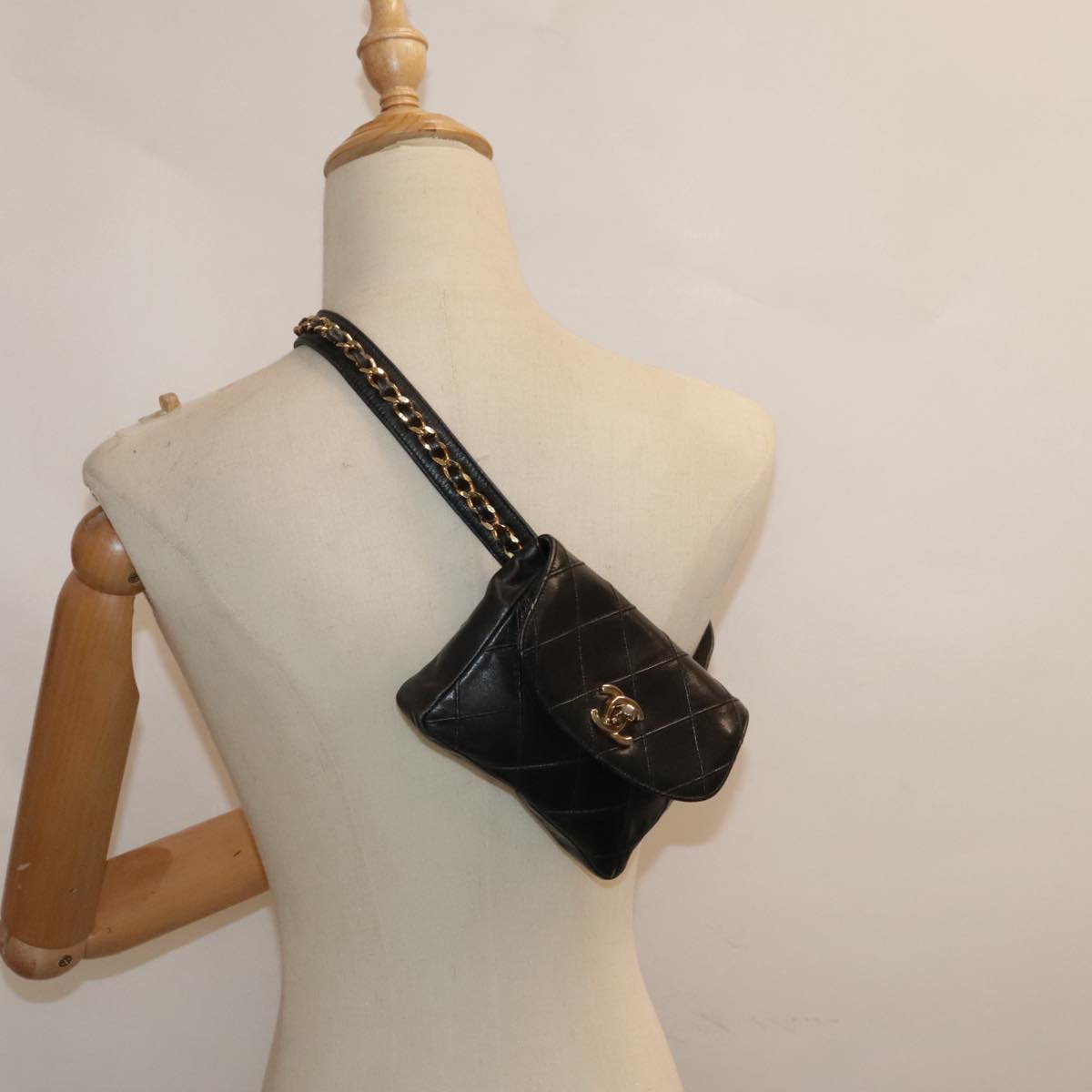 CHANEL Bicolore Chain Waist bag Leather Black Gold CC Auth bs18454