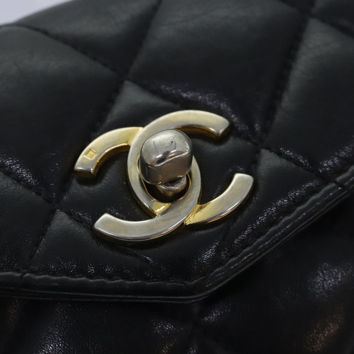 CHANEL Matelasse Waist bag Lamb Skin Black Gold CC Auth bs18455