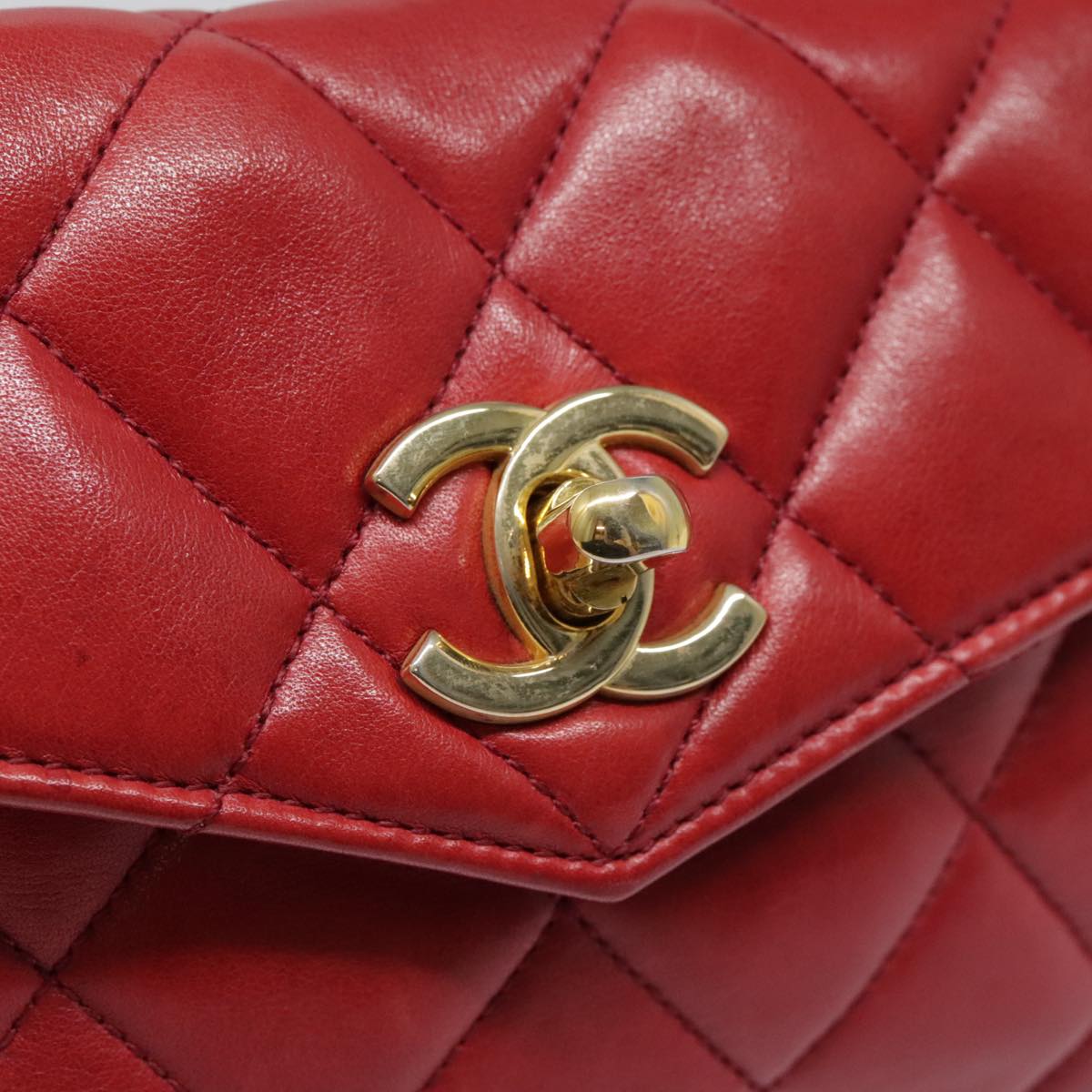 CHANEL Matelasse Chain Waist bag Lamb Skin Red Gold CC Auth bs18456