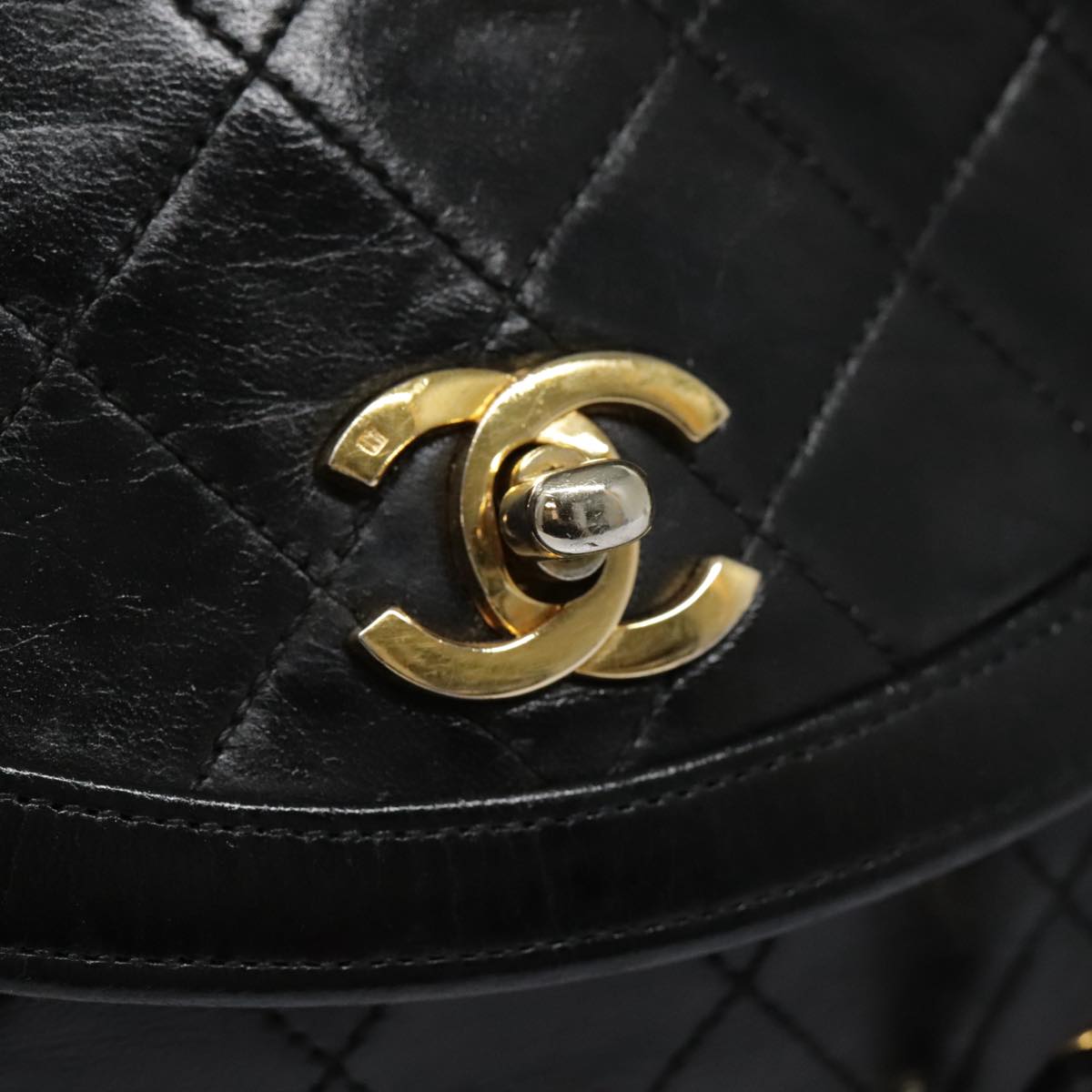 CHANEL Matelasse Chain Shoulder Bag Lamb Skin Gold Black CC Auth bs18532