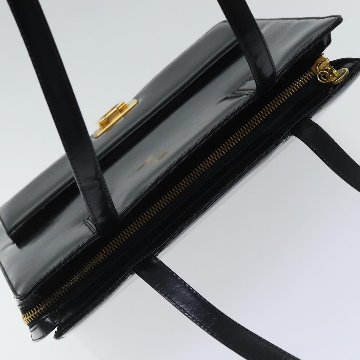 Salvatore Ferragamo Gancini Shoulder Bag Patent leather Black Gold Auth bs18810