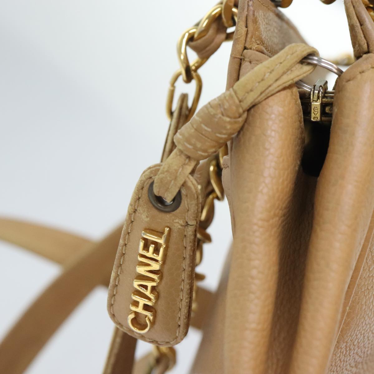 CHANEL Chain Shoulder Bag Caviar Skin Beige Gold CC Auth bs18835