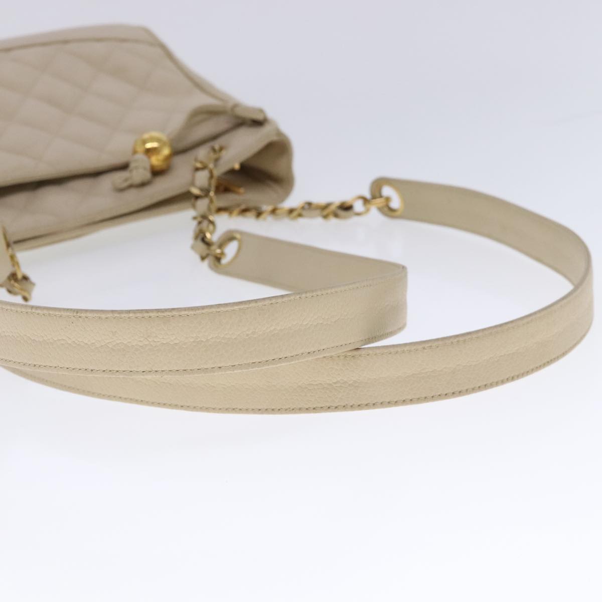 CHANEL Matelasse Chain Shoulder Bag Caviar Skin Beige CC Auth bs18887