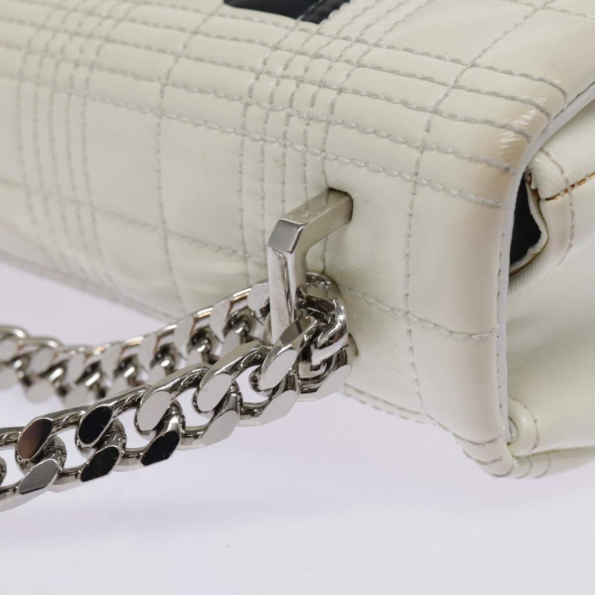 BURBERRY Roller Chain Shoulder Bag Patent leather White Silver Auth bs18894