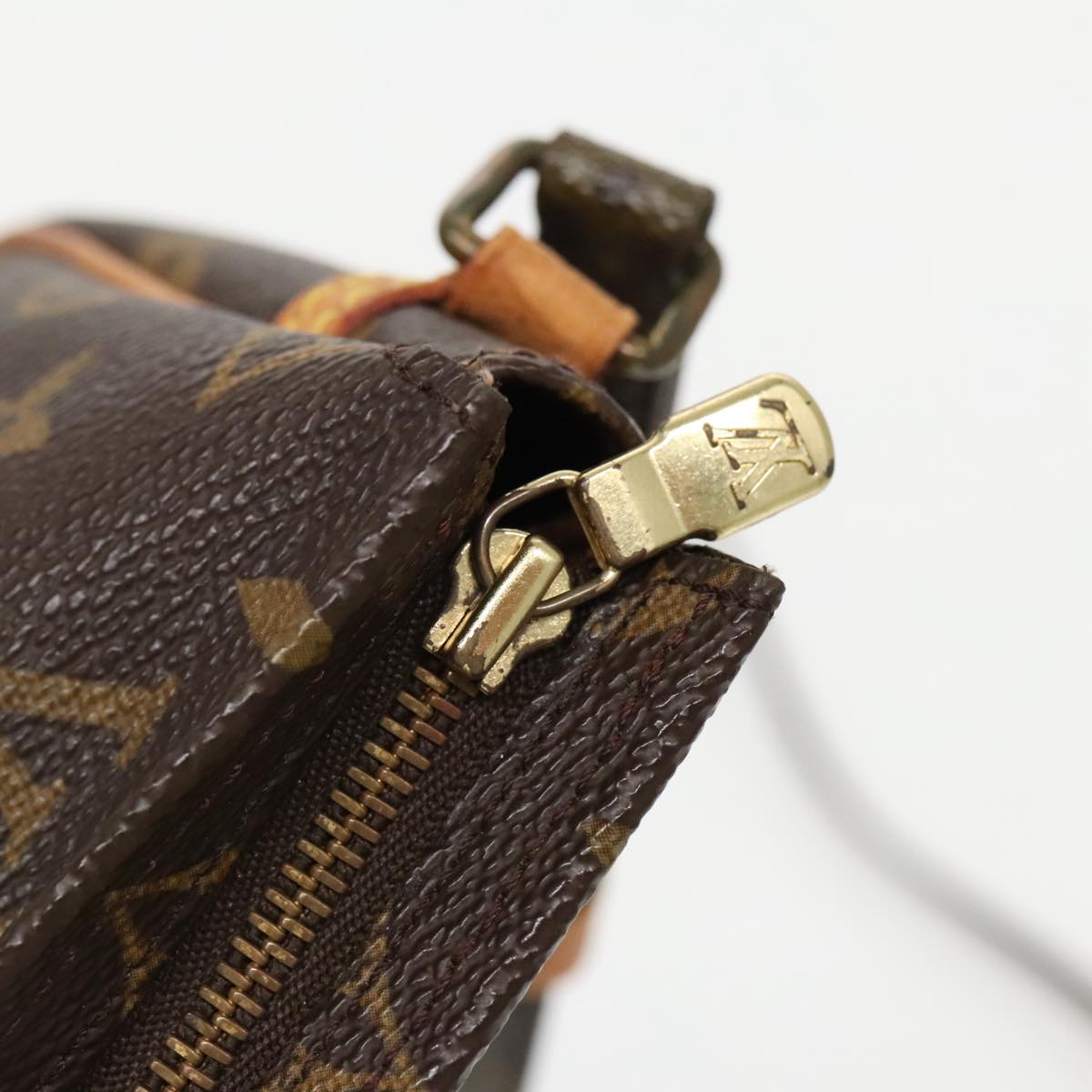 LOUIS VUITTON Monogram Shoulder Bag LV Auth bs19000