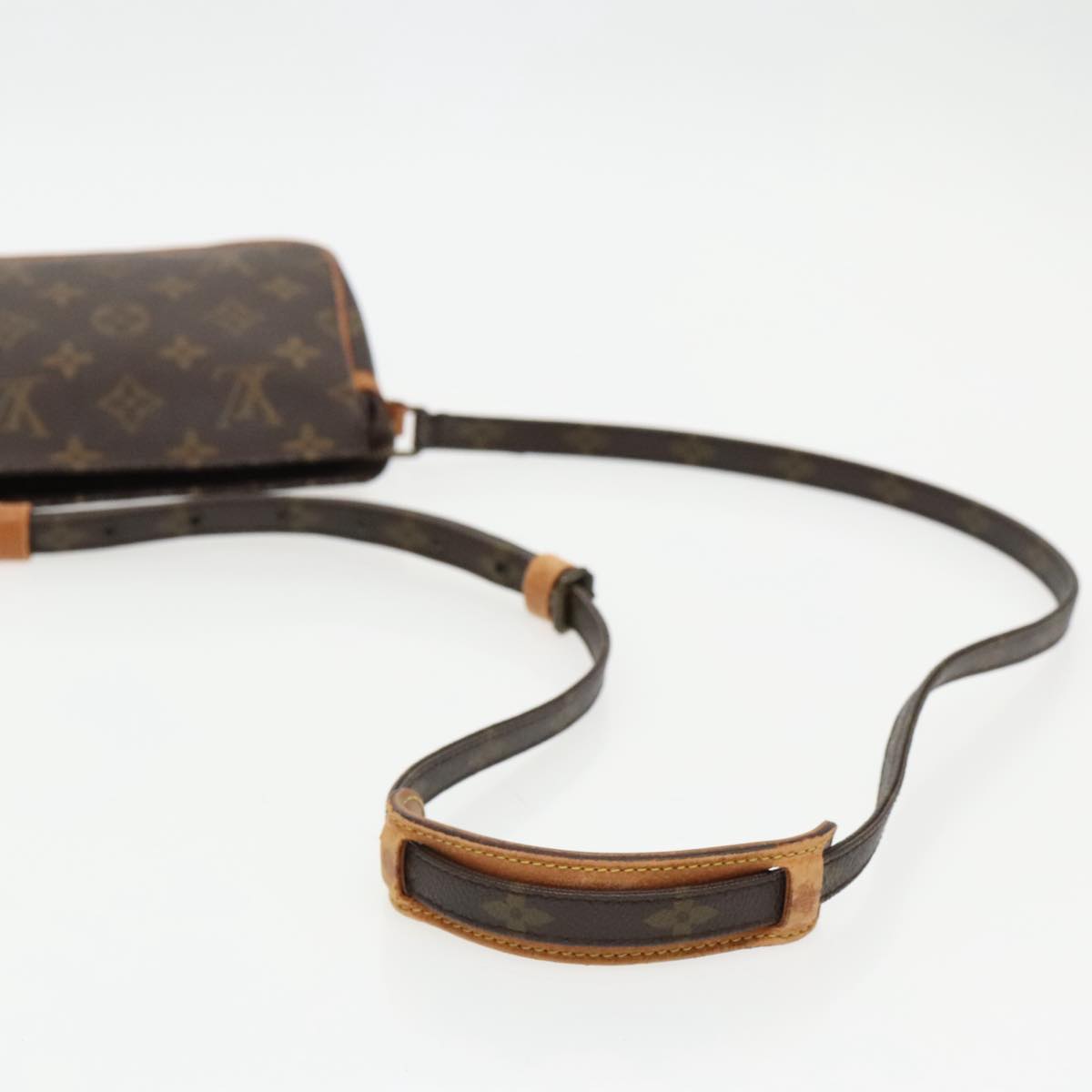 LOUIS VUITTON Monogram Shoulder Bag LV Auth bs19000