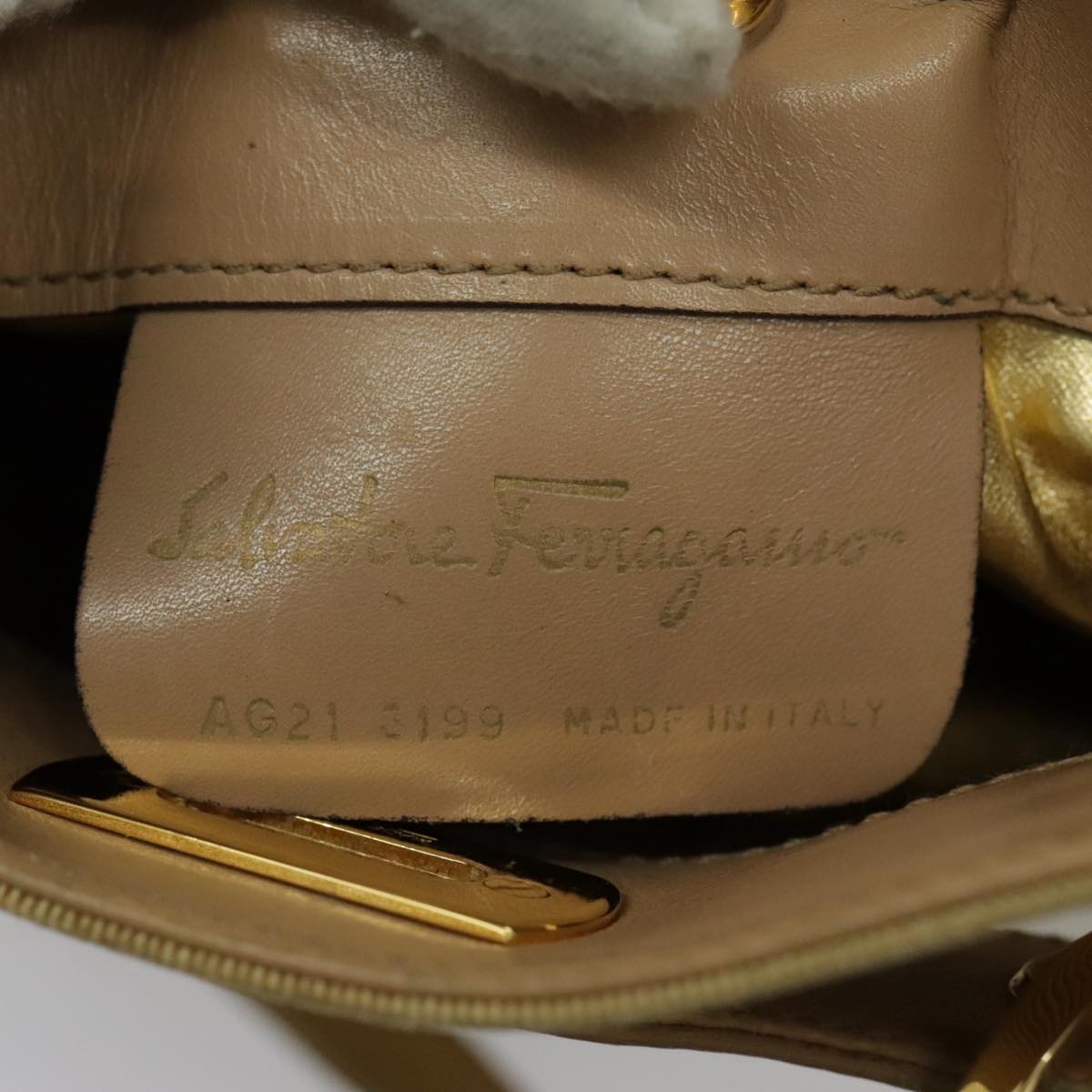 Salvatore Ferragamo Gancini Shoulder Bag Leather Beige Gold Auth bs19059