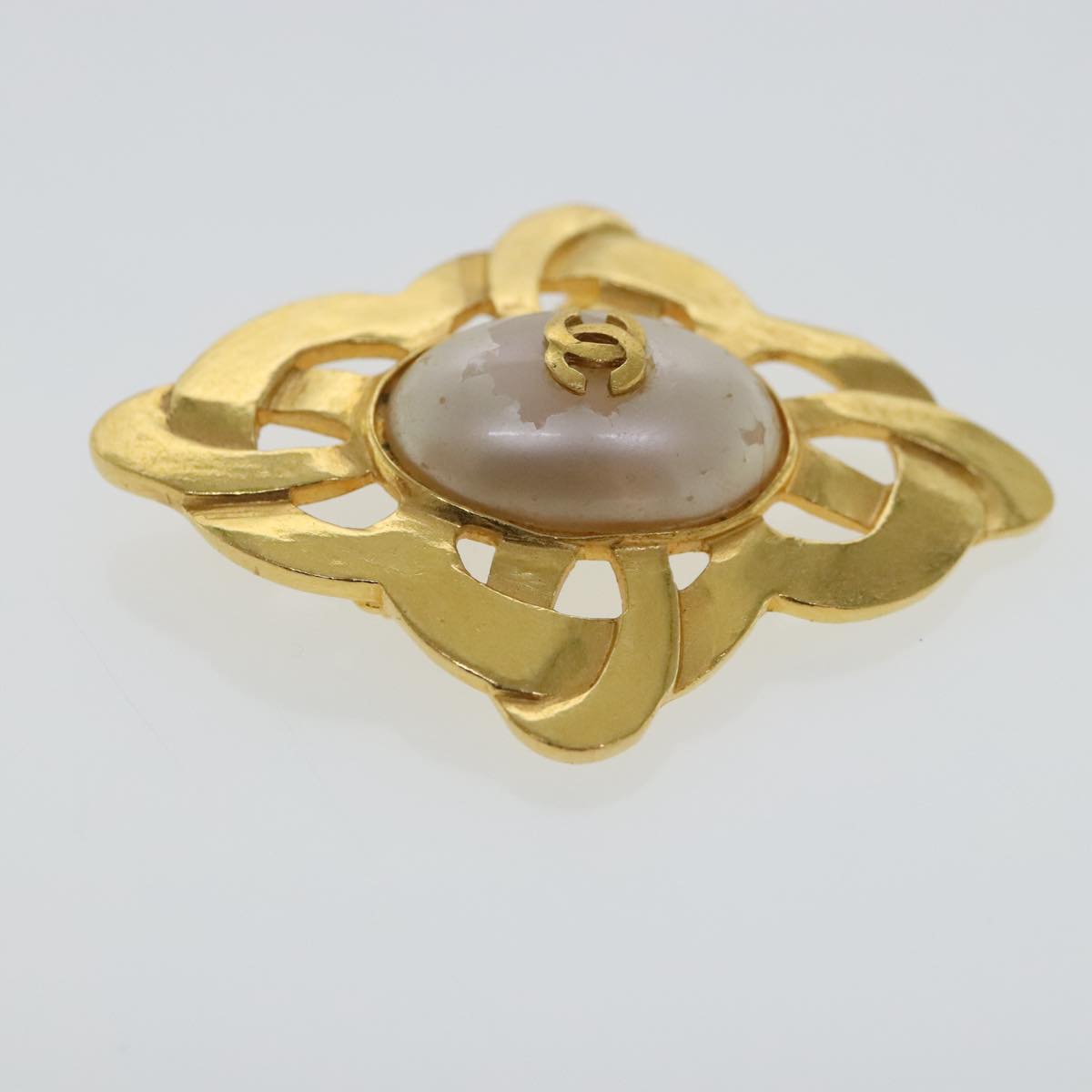 CHANEL Brooch metal Gold Tone CC Auth bs19066