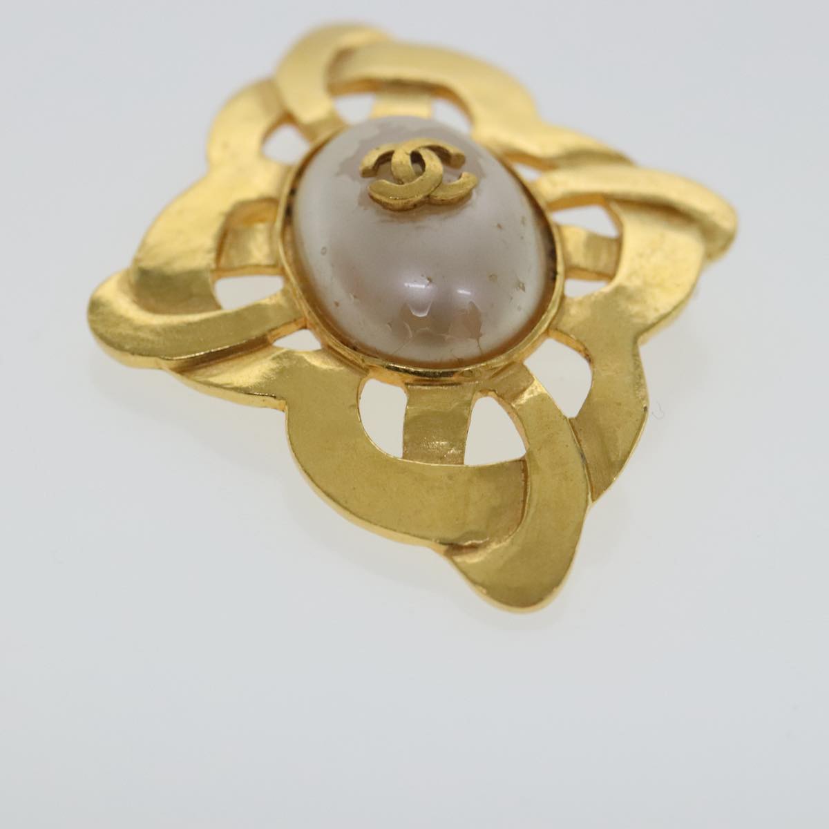 CHANEL Brooch metal Gold Tone CC Auth bs19066