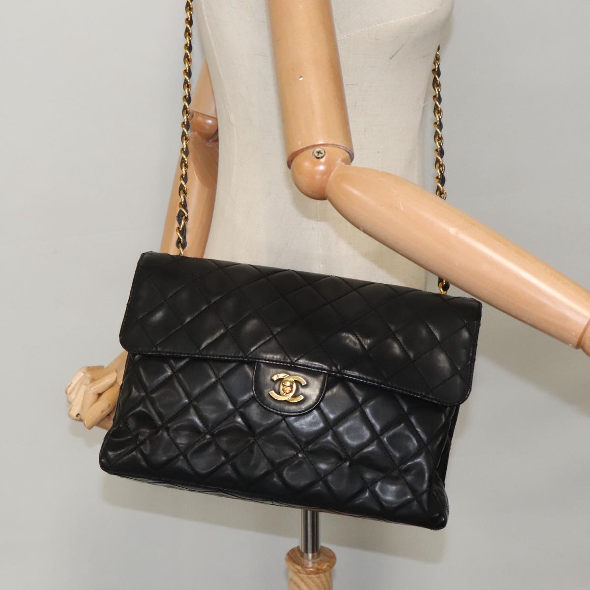 CHANEL Chain Matelasse Shoulder Bag Patent leather Black Gold CC Auth bs19067