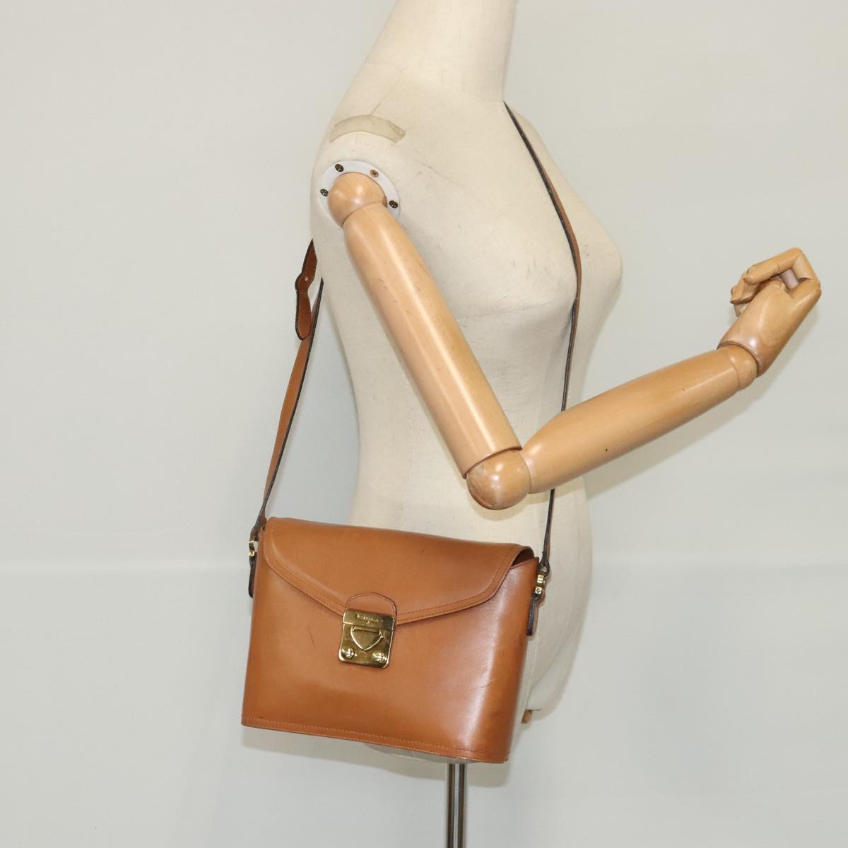 Salvatore Ferragamo Shoulder Bag Leather Brown Gold Auth bs19185