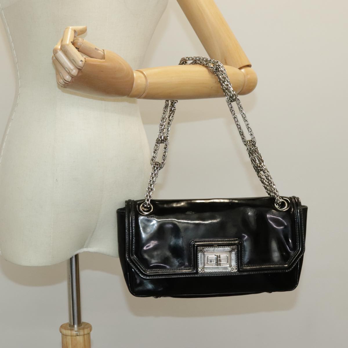 CHANEL Chain Shoulder Bag Patent leather Black Silver CC Auth bs19211