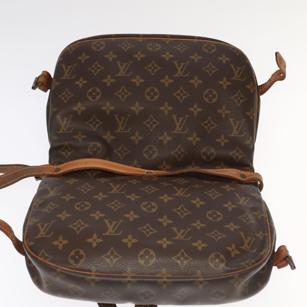 LOUIS VUITTON Monogram Saumur 30 Shoulder Bag M42256 LV Auth bs19263