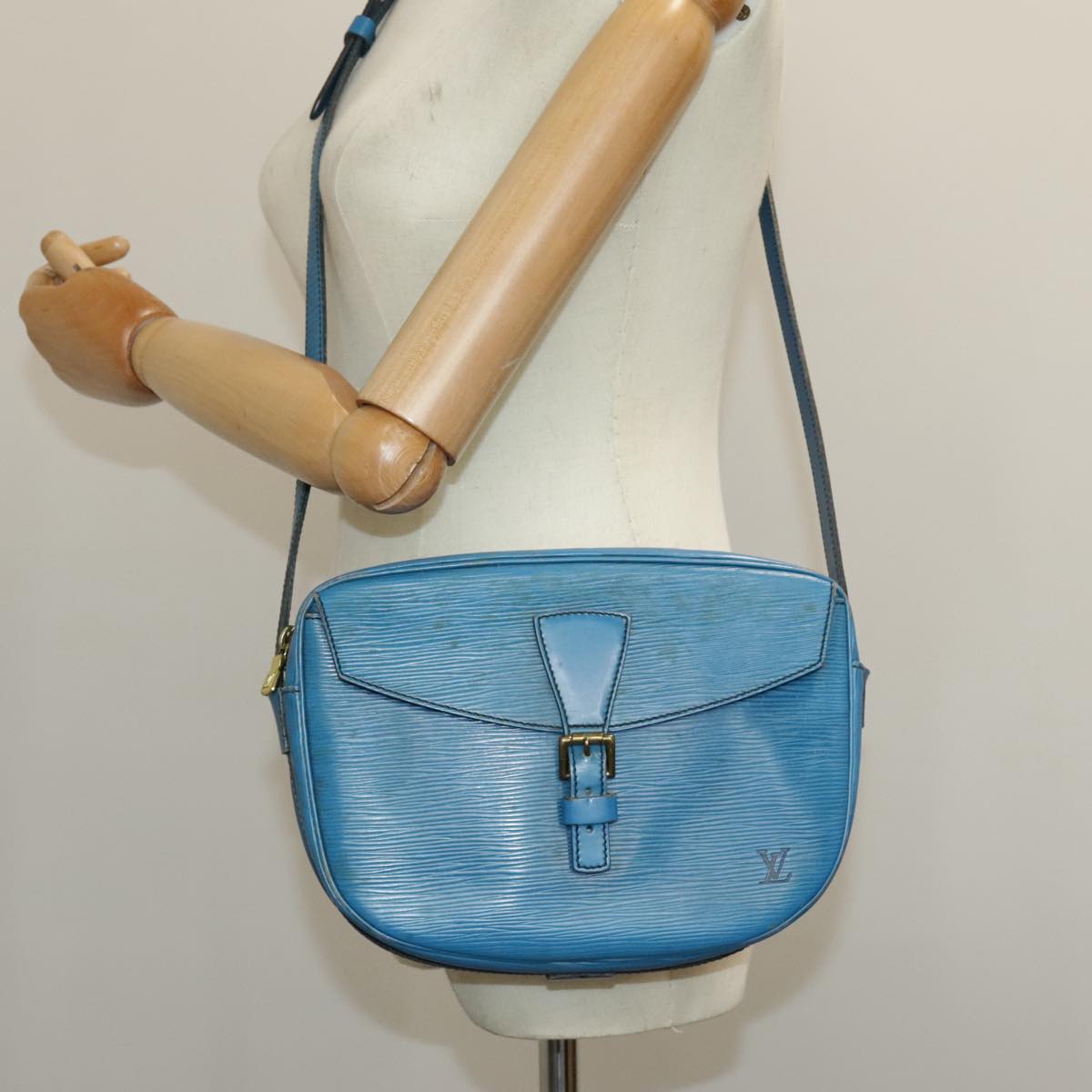 LOUIS VUITTON Epi June Feuille Shoulder Bag Blue M52155 LV Auth bs19357