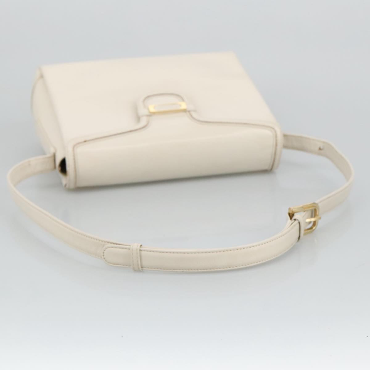 Chloe Shoulder Bag Leather White Gold Auth bs19364