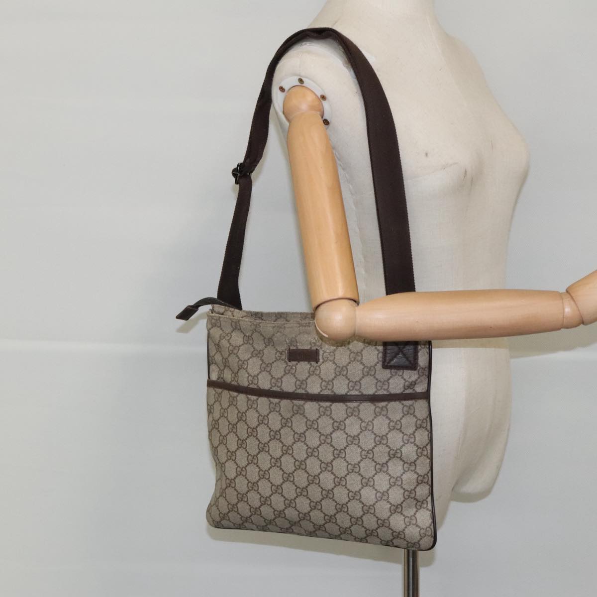 GUCCI GG Supreme Shoulder Bag Beige Silver 141626 Auth bs19372