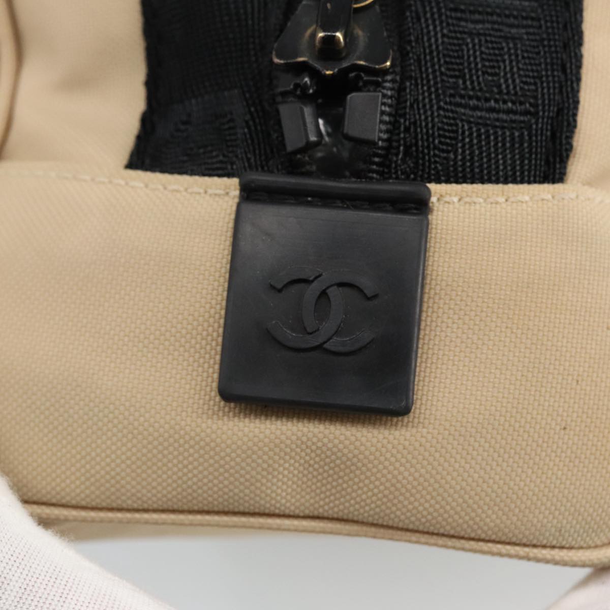 CHANEL Sports Clutch Bag Nylon Beige Black CC Auth bs19399