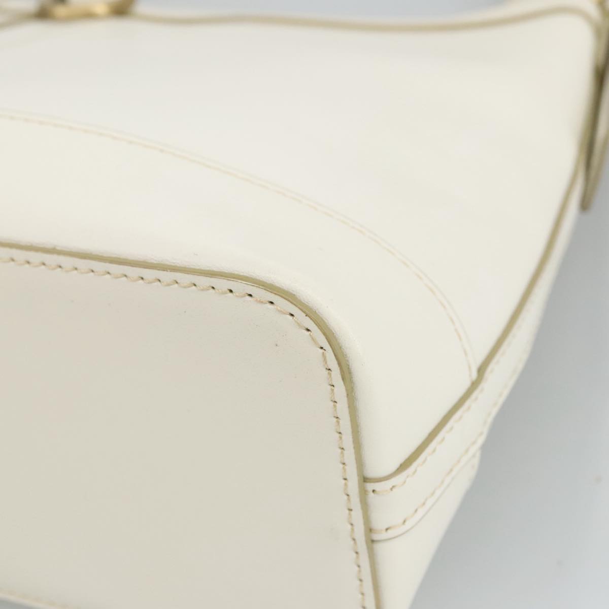 BURBERRY Shoulder Bag Leather White Gold Auth bs19411