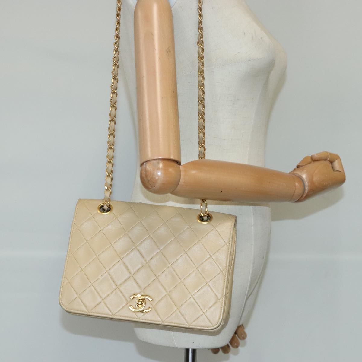 CHANEL Matelasse Chain Hand Bag Lamb Skin Beige Gold CC Auth bs19431