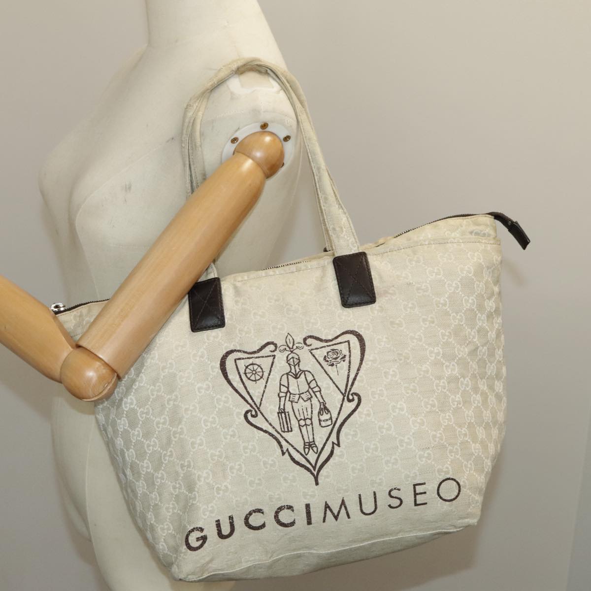 GUCCI GG Canvas Tote Bag Beige Silver 283416 Auth bs19440