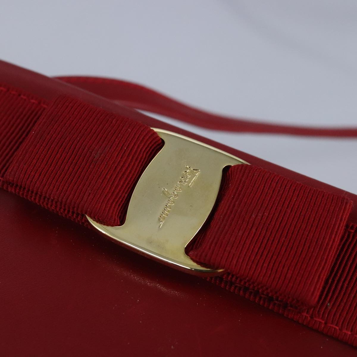 Salvatore Ferragamo Vala Shoulder Bag Leather Red Gold Auth bs19501