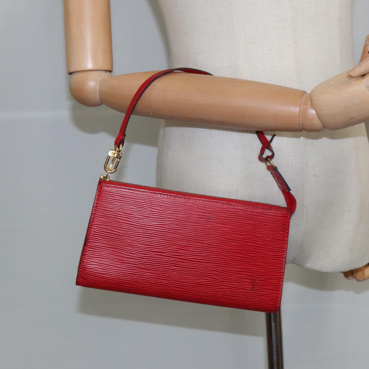 LOUIS VUITTON Epi Pochette Accessoires Accessory Pouch Red M52987 Auth bs19522