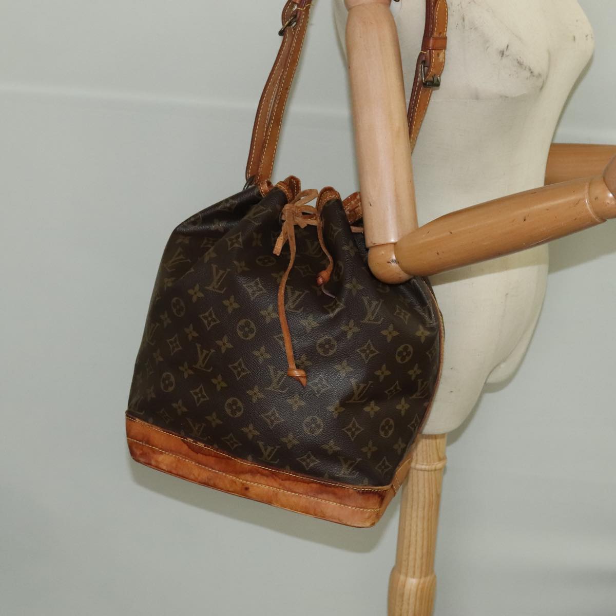 LOUIS VUITTON Monogram Noe Shoulder Bag M42224 LV Auth bs19595