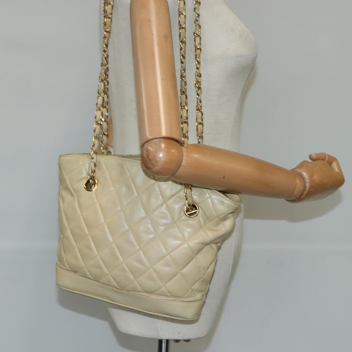 CHANEL Matelasse Chain Shoulder Bag Lamb Skin Beige Gold CC Auth bs19648