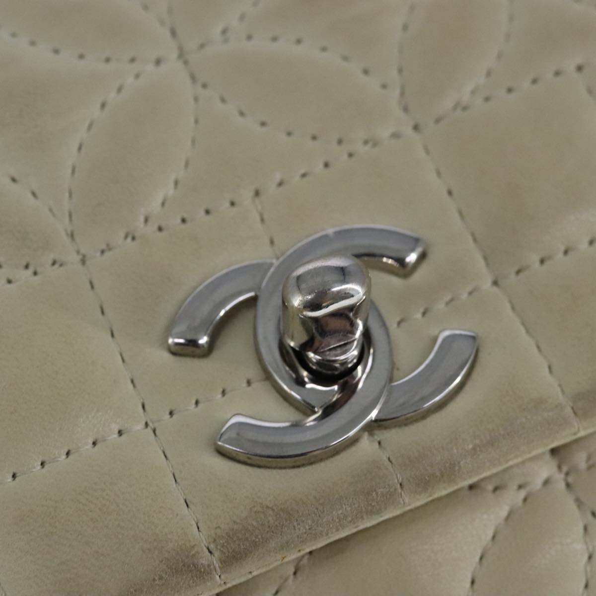 CHANEL Chain Flower Stitch Shoulder Bag Lamb Skin Beige Silver CC Auth bs19654