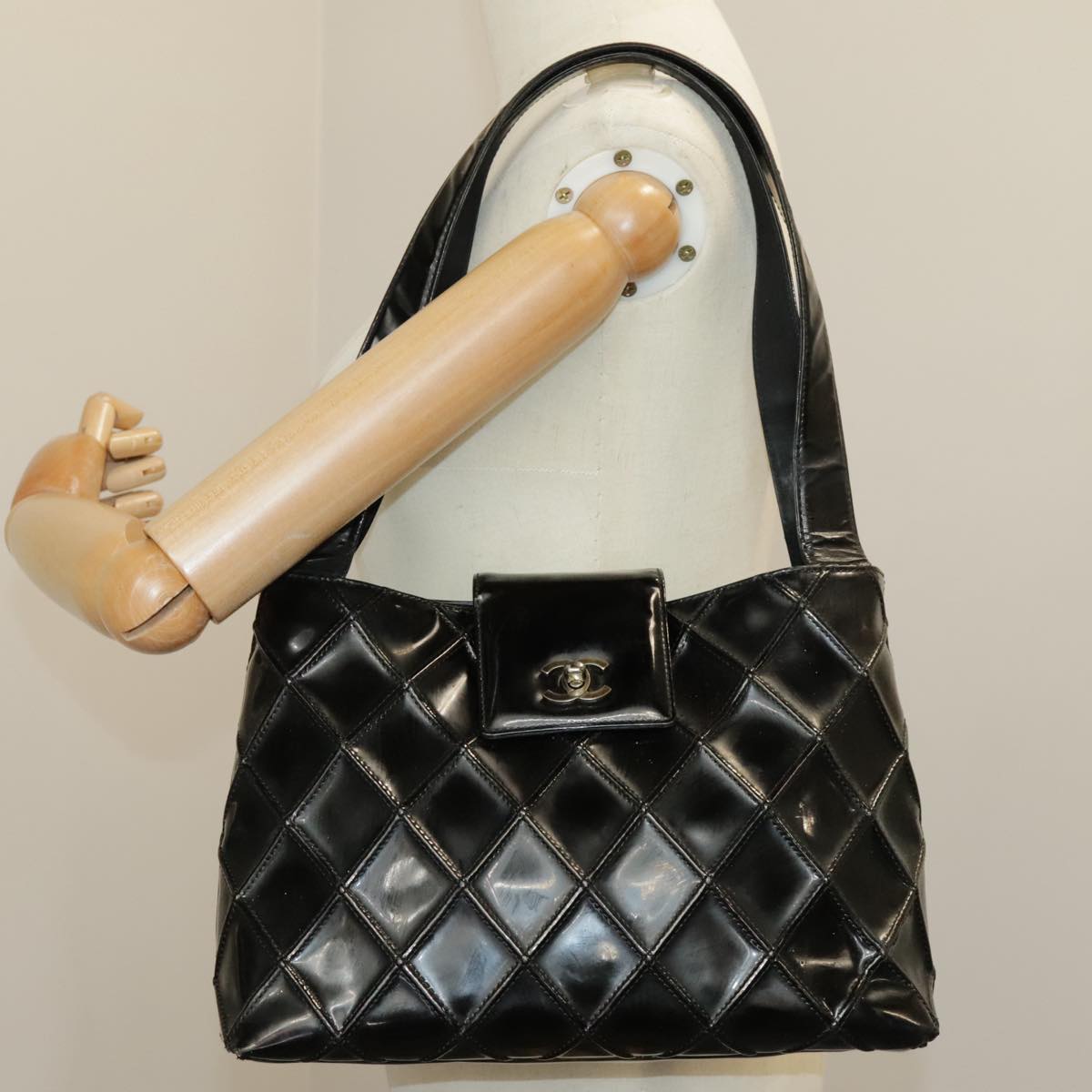 CHANEL Bicolore Shoulder Bag Patent Leather Black CC Auth bs19656